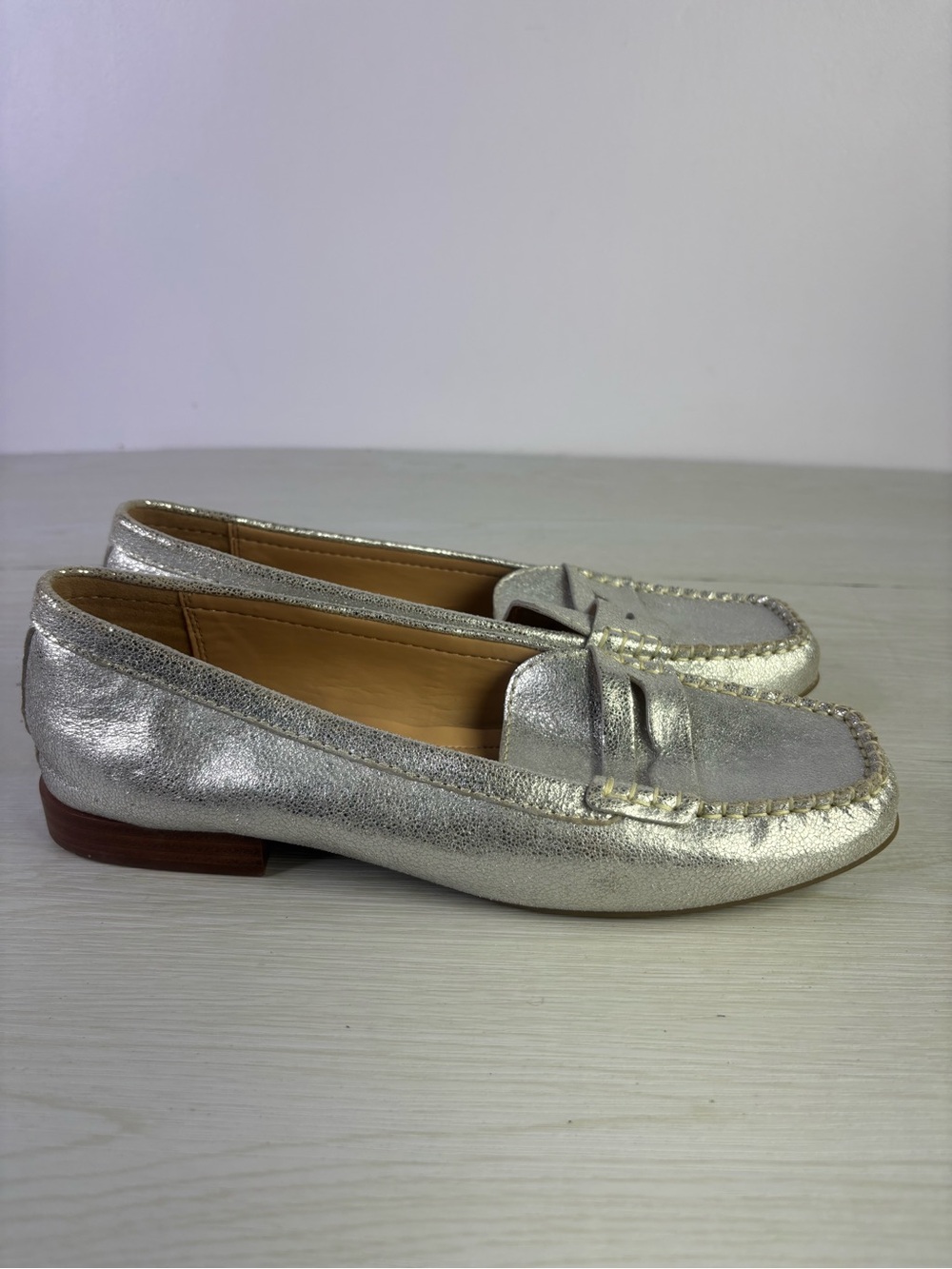 DONALD PLINER Binah Metallic Leather Loafer 8.5 silver Crackle Slip On flat